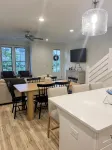 Back To College! 3 Bed Rooms 2.5 Bathroom- College Street near 280