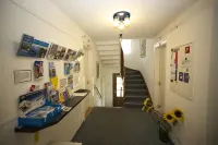 因特拉肯探險旅館