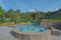 Fafa Hill Hotel and Resort - parking