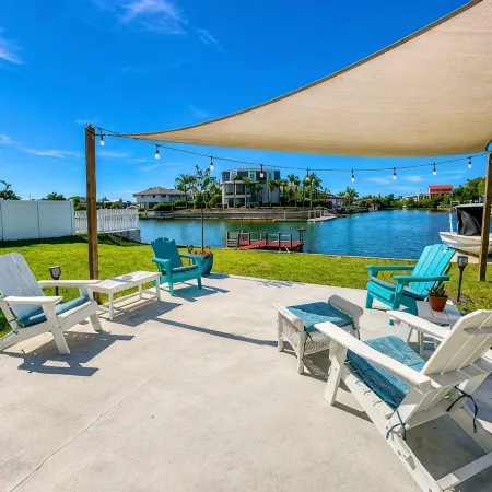 Fully Renovated, Direct Gulf Access w private doc just for you!