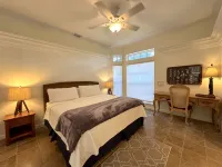 BEACHFRONT, HEATED POOL, KAYAKS/SUP, LANAI W/ GULF VIEWS, 85' DOCK, 2 GOLF CARTS - 4星級