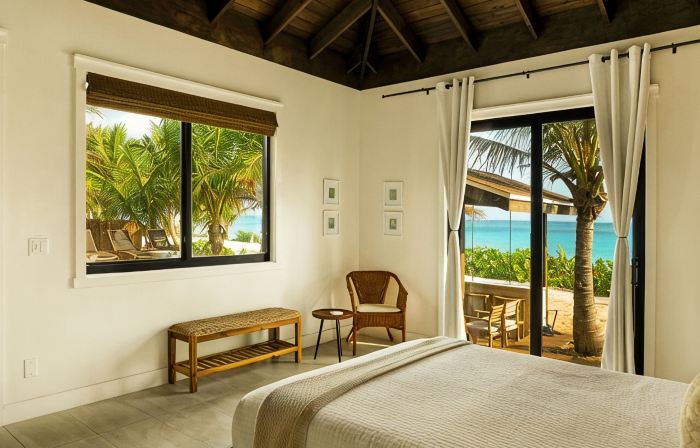 The Breakwater- Heated Pool with Swim up Bar on Sandy, Secluded Beach!