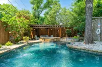 Sunset House - Luxury Pool and Hot Tub Retreat - Private Pool