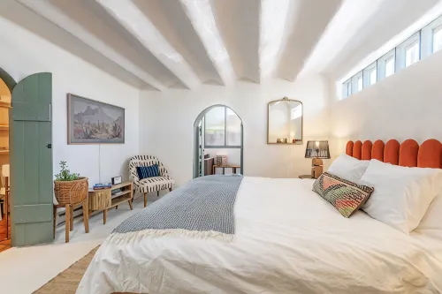 Stunning Artful Adobe - Super Walkable Location - Kitchenette