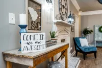 Comfortable Cottage Downtown w/Fire Pit-Walk to Dining/Taproom/Coffee Shop - Wifi