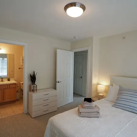 Relaxing Traverse City Condo near beaches and Town.