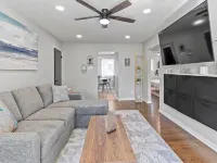 MKE 2 Bed W/ PKNG 15M Downtown - Condos