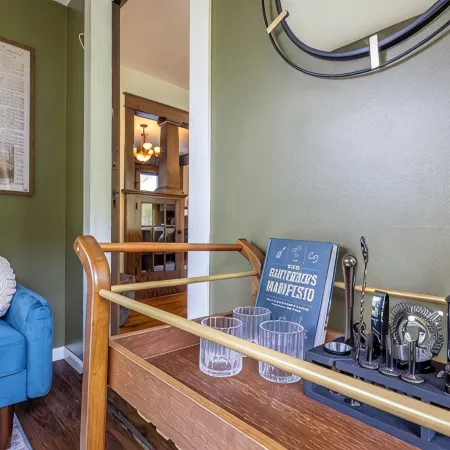 4 Mins to Notre Dame! Game Room, Grill, Fire Pit! Family-Sized Historic Home