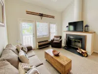 SKI-IN, SKI-OUT LOFT! IN the HEART of JIMINY PEAK VILLAGE! LIFT and MT. VIEWS! - 3-Star