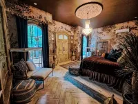 “The Flying Carpet” Moroccan Treehouse Các khách sạn ở 