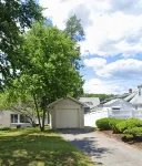 West Roxbury Retreat–Near Downtown Boston, Steps to Train & Bus,Member Only Deal - บังกะโล