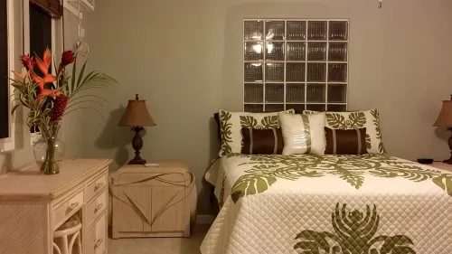 2Br/1BA Beachfront - Great Location- Exceptional Reviews