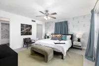 Modern Oasis! Pool, Mini-Golf, Game Room, Theatre! - مسبح خاص