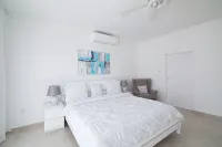 Impressive 3 bedrooms condo on Mullet Bay Beach - balcón