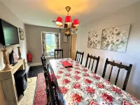 Roseleigh Cottage in the heart of Stow-on-the-Wold with parking for 2 cars. - Kitchens