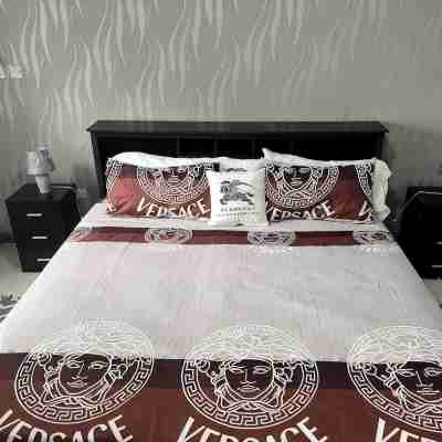 Gated Luxury New Kingston 1 Bdrm Condo Pool & Gym Rooms