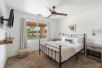 Luxurious 5BR Vacation Rental Indio, Pool Spa 1+ Acre Oasis, Walk to Festivals - نادي رياضي