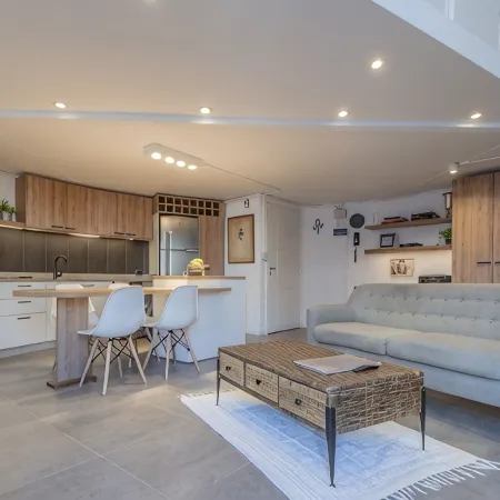 Stunning Loft in the Heart of Palermo Hollywood