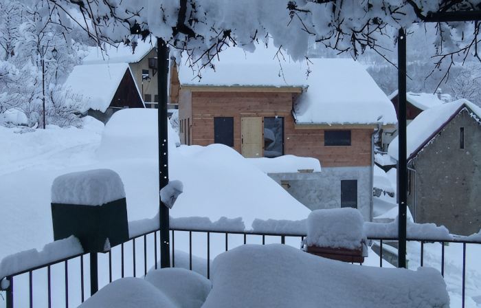 Lovely village house with a view of lake and mountain VAUJANY on the other side Alpe d'Huez
