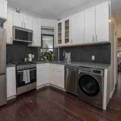 Ultimate Times Square Experience: 6-Bedroom Gem Others