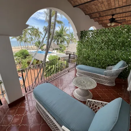 One Bedroom Oceanfront Villa Отели в г. Компостела