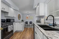 Inviting 2Br Half-Plex-Equipped Kitchen & Garage - Wifi