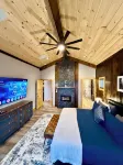 The Oslo + The Little Oslo Apt - 6 Kings + View + Hot Tub - Sleeps 27 - 5성급
