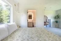 5 Min Walk to Beach. Gorgeous Outdoor Sauna, Stylish Interior, Pet Friendly. - 무료 와이파이