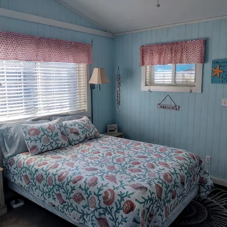 Charming Pet Friendly Cottage 1) in Downtown Port St Joe