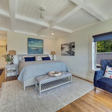 Stunning Lakeview Home with 5 Bedrooms and 6k SqFt of Modern, High-End Amenities
