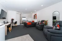 Aubyn Court Spa Motel Hotels in 