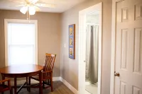 211 Paris St Suites are just minutes from The Ark Encounter -  Ferienwohnungen