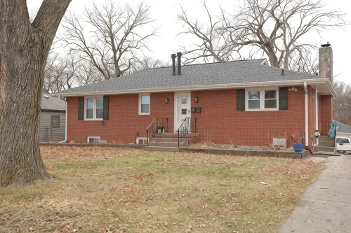 2-bedroom vacation home just 3 minutes drive to Drake University - con encanto