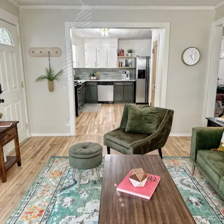 The Velvet Crush Cottage located in the heart of Monroe