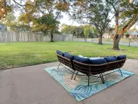 Three Bedroom ~ 8 Mins to A&M ~ Quiet Neighborhood - Holiday bungalows