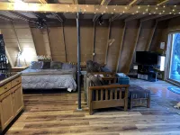 Baileys Harbor 步行可達袋鼠湖林中幽靜小屋-複式 - 小木屋
