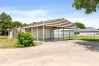 Charming 4 Bedroom House near Lake McQueeney - Wifi