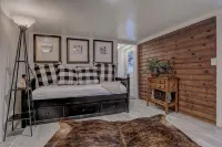 Cozy Cottage Getaway - Wifi
