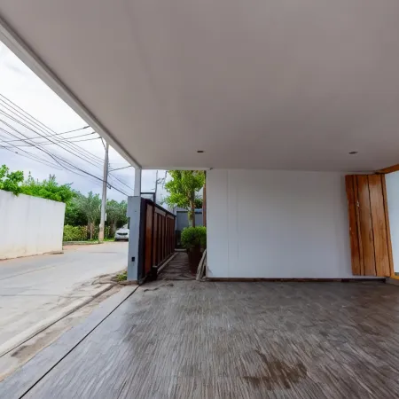 King Arthur Pool Villa