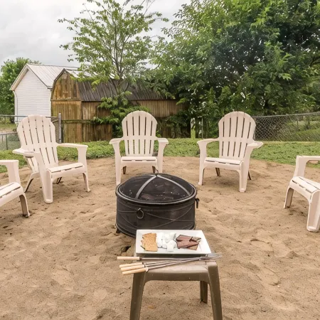 Fun 3 Bedroom Home with Gameroom near Ark!!