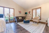 Cheerful Family Manor- Sleeps 25 w/hot tub and private pool in Amish Country - 5 Sao