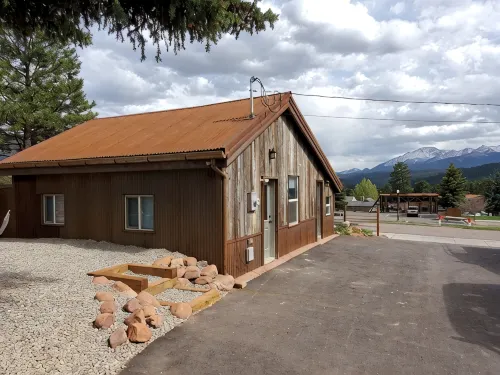 Pikes Peak Views: One Block to Downtown - WiFi