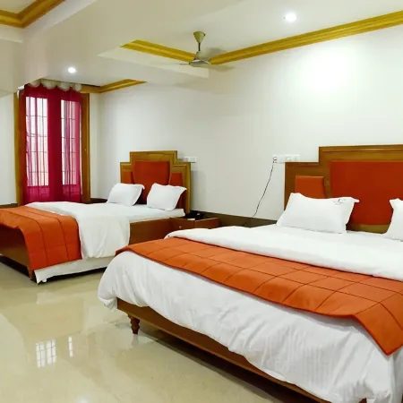 Hotel Chembiyan