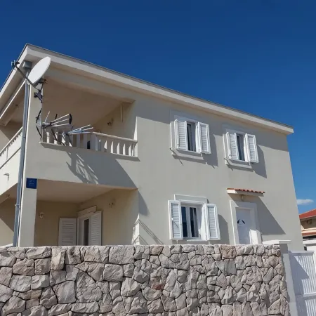Apartment Mer