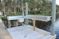 Bring your Boat to our River House and enjoy the beautiful St Johns River. - 3-Star
