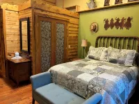 Mountain Peaks Inn, GREEN MOUNTAIN SUITE, Downtown Hill City - シャレー