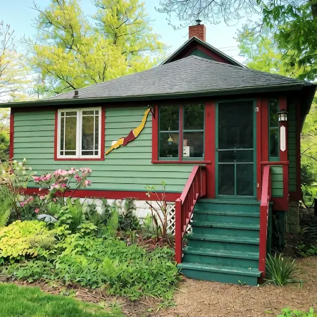 Lakeside Grove Cottage -  Perfect Lakeside Village/Beach Location