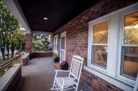 The Landing is a Cheerful 3 bedroom 2 bath home! - Wi-Fi