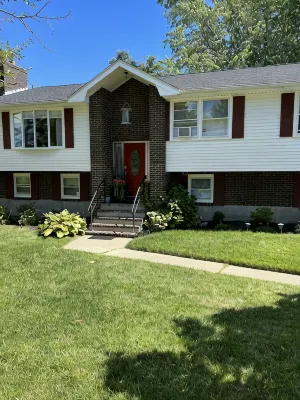 Beautiful and modern 3 Bedroom 2 full BR. - WiFi