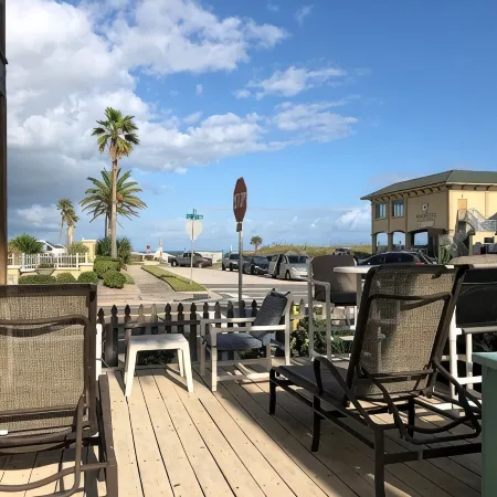 1 Bedroom / 1st floor Beachside House